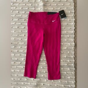 NIKE NWT pink cropped leggings size XS